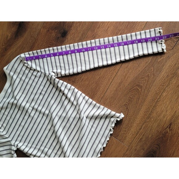 Old Navy Rib Henley Tee Girls Size XL 14-16 Cream Stripe Lettuce Edge Stretch - Picture 4 of 13